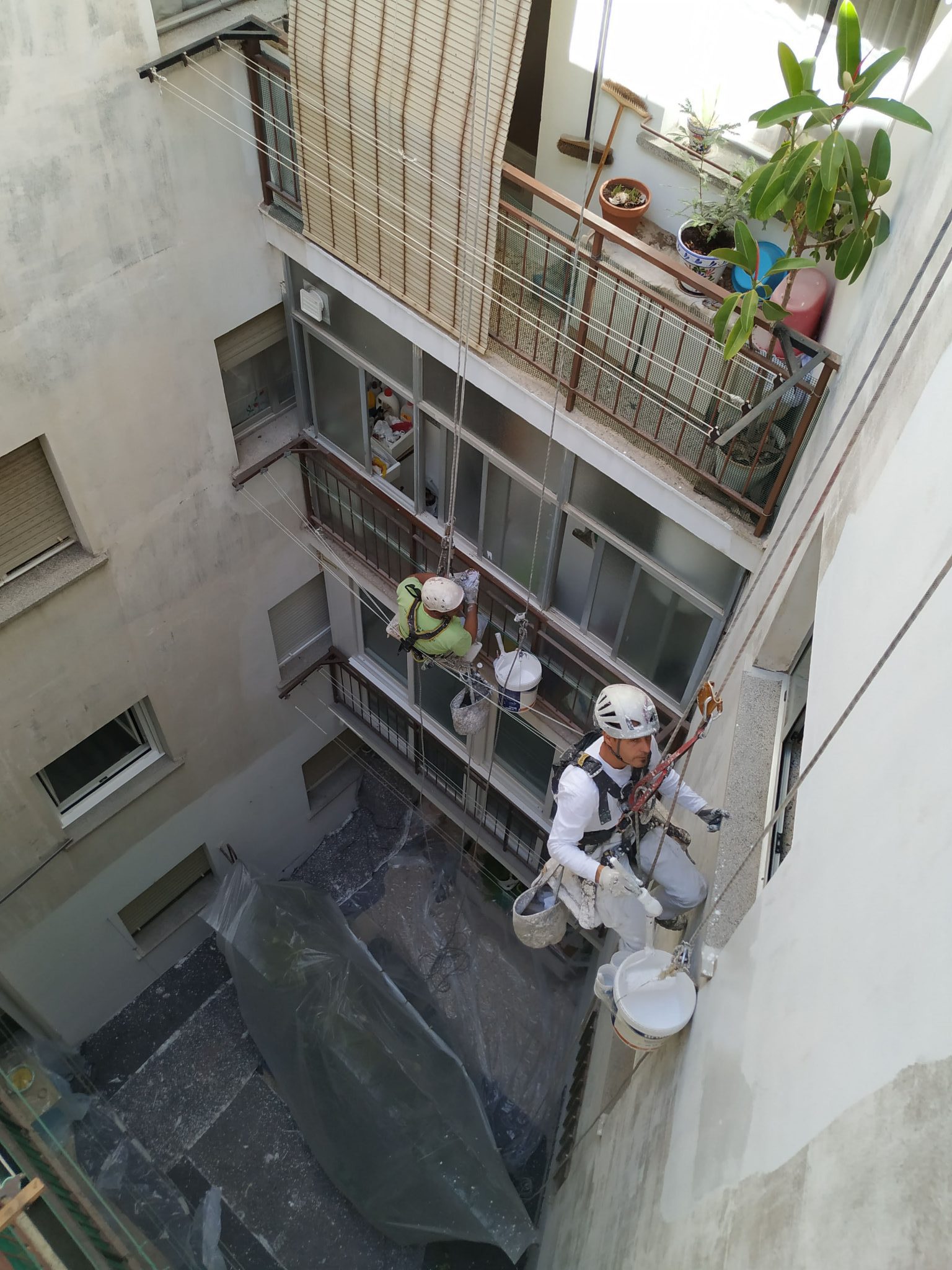 trabajos-verticales-pintura-de-patio-e1585330278630